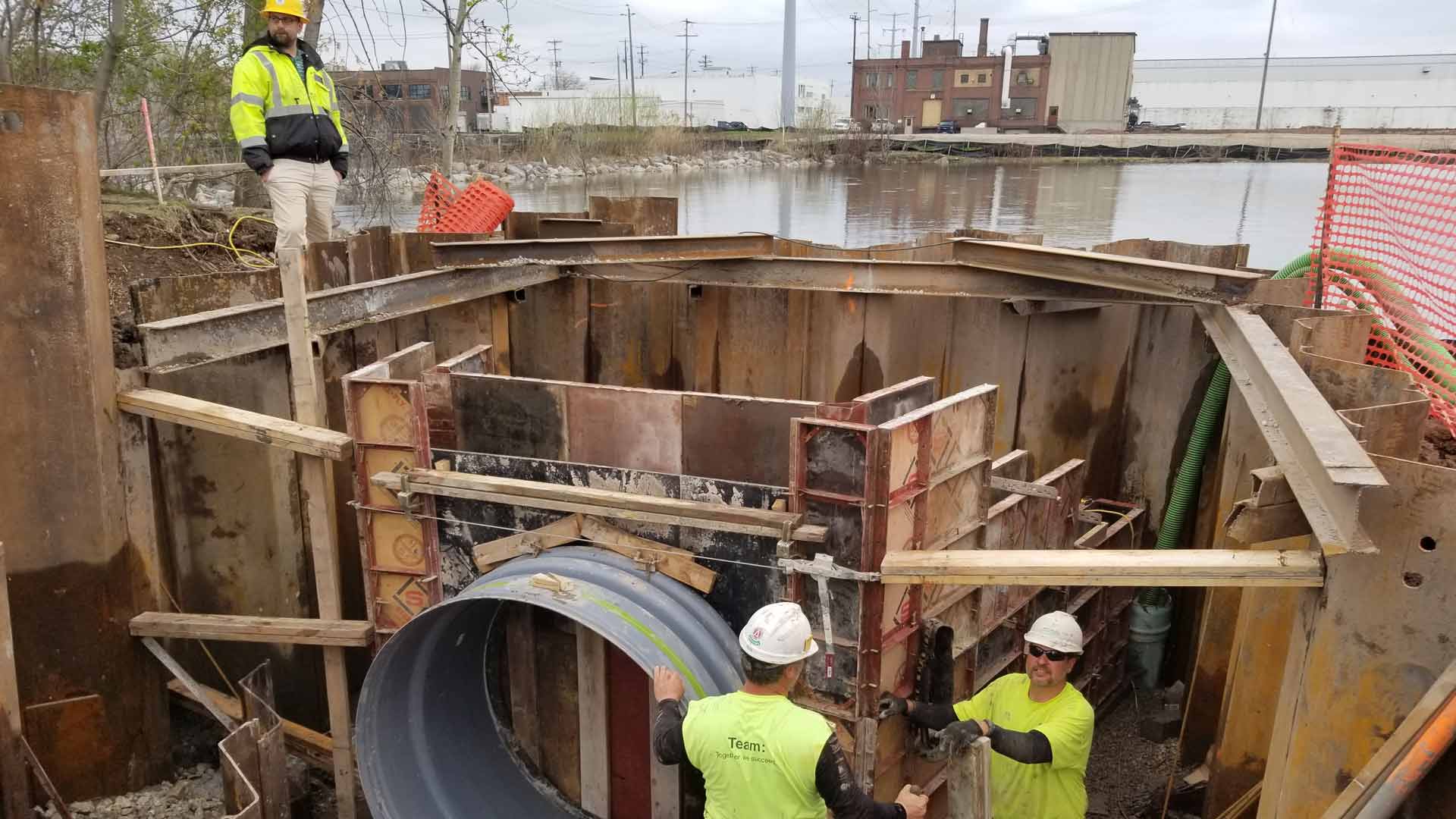 Staab employees working on the Green Bay lift