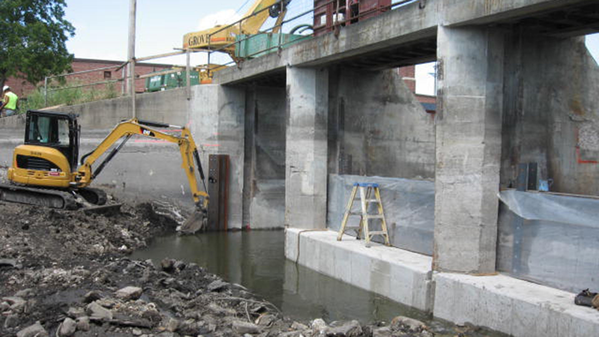 Stoughton Dam under construction